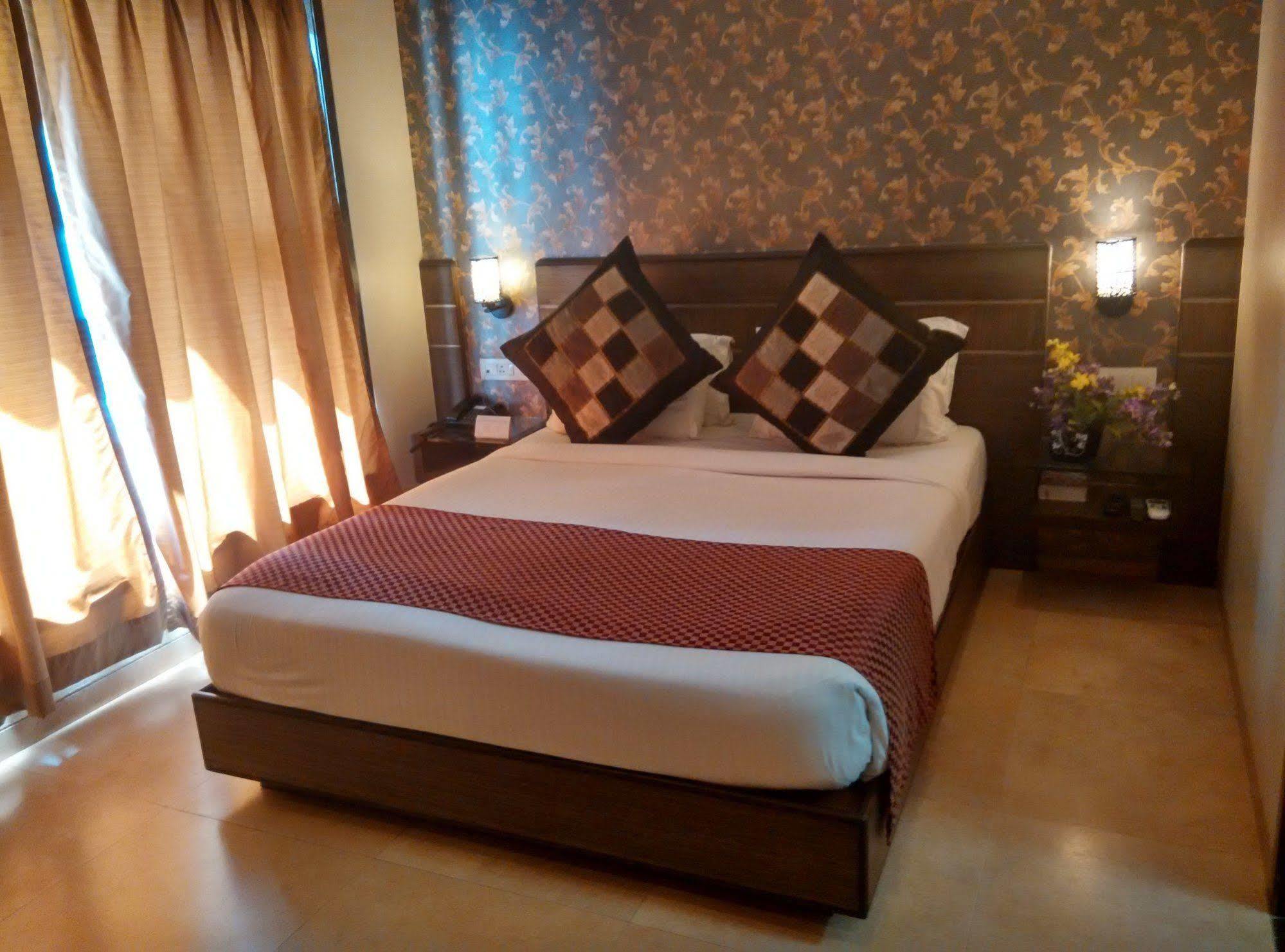 Hotel Jc Castle Shirdi Exterior foto
